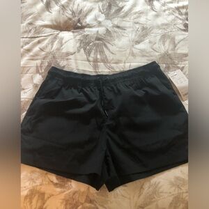 NWT Athleta Midday Mid Rise Shorts